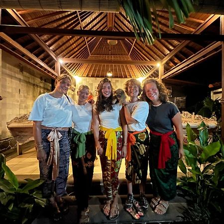 Lembongan Hostel Нуса-Лембонган Экстерьер фото